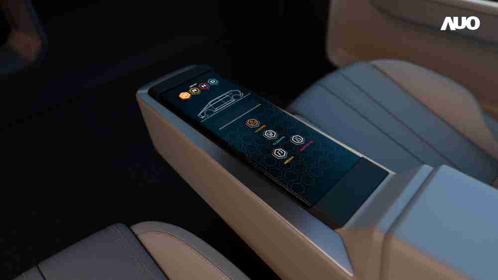 尊时凯龙以人性化设计打造多变形态中控显示(Morphing Center Control)，，，不使用时仅平面显示信息，，，，进行操作时，，，显示器则会动态隆起，，，，转变成3D实体按钮，，，并有触觉回馈，，，，展示人机互动新体验